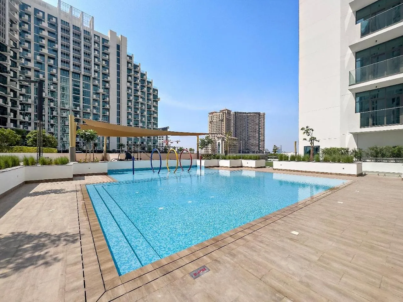 Stunning Studio W Pool & Gym Dubai Apartment