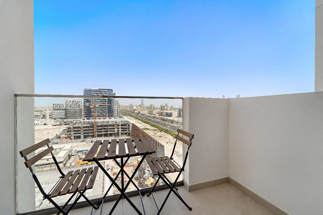 Stunning Studio W Pool & Gym Dubai