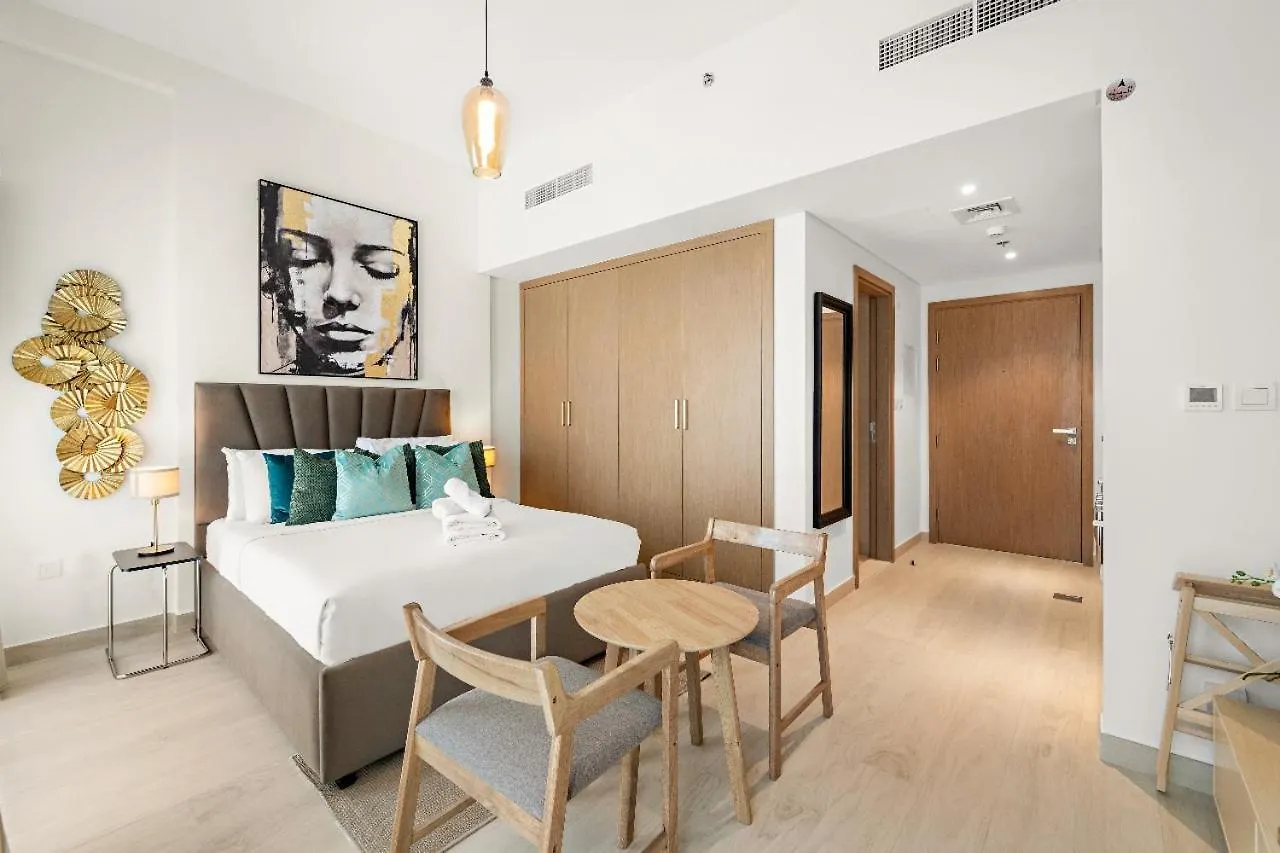 Stunning Studio W Pool & Gym Dubai 0*,